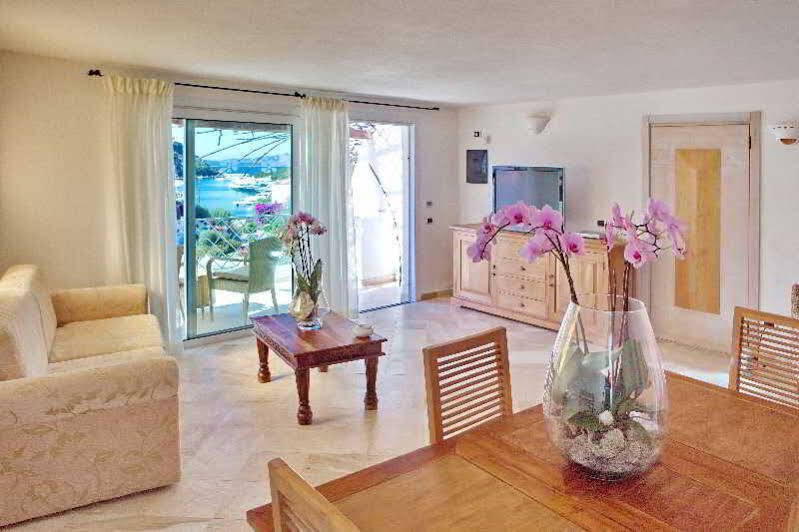 Residence Living Poltu Quatu 阿尔扎凯纳 外观 照片